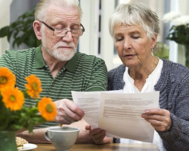 Пенсионеры получат компенсацию за обращение с ТКО