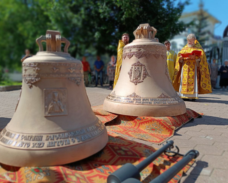 Пожертвованы колокола в Чесменский храм