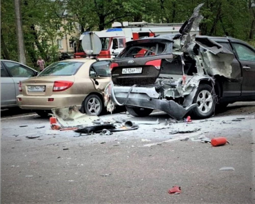 В Мытищах авто разнесло после взрыва гранатомёта