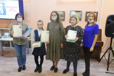 Призеров двух детский конкурсов наградили в Луховицкой межпоселенческой библиотеке 