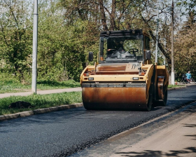 В Щёлкове для ремонта дорог используют новые материалы