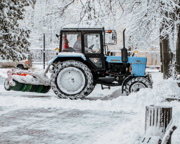 В Химках на уборку снега выведено более 200 единиц техники
