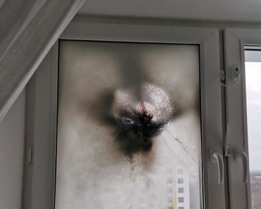 В Красногорске фейерверк разбил окно на 17-м этаже дома